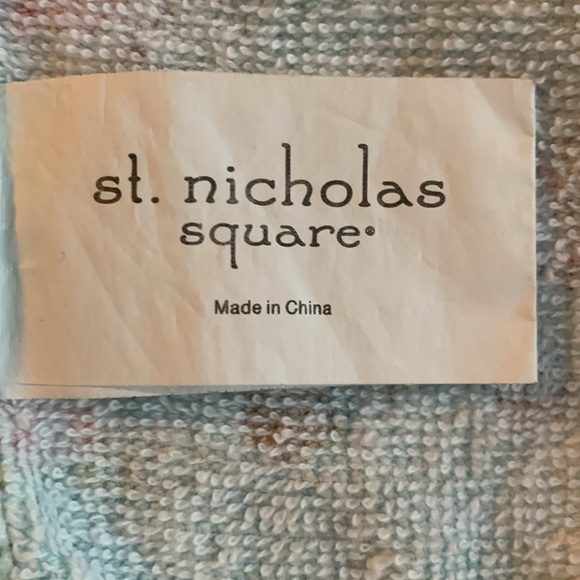 St. Nicolas Square Christmas dish towels. Set of 3. Approximately 16 1/2” x 25” - Picture 4 of 6